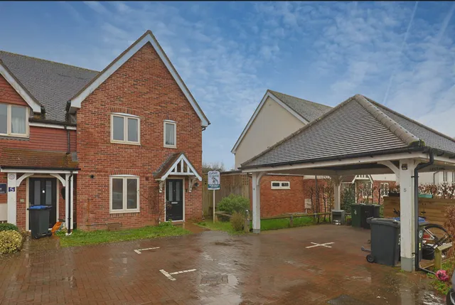 4 Meadow Close, Dorking RH4 3GG