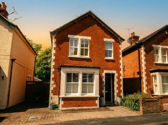 182 Gordon Avenue, Camberley GU15 2NT