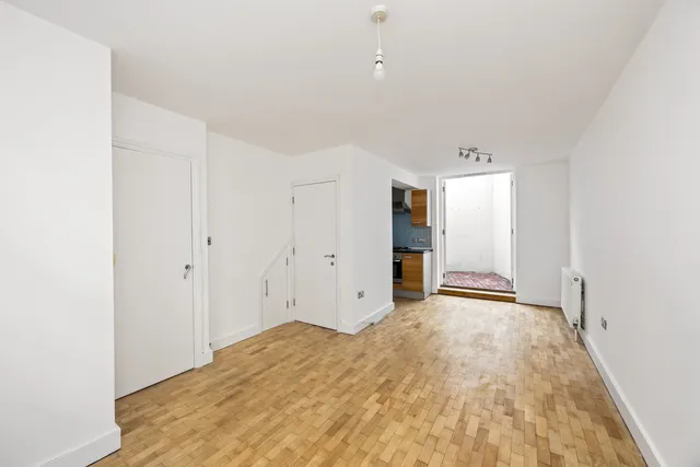 8 St. Georges Mews, Brighton BN1 4EU