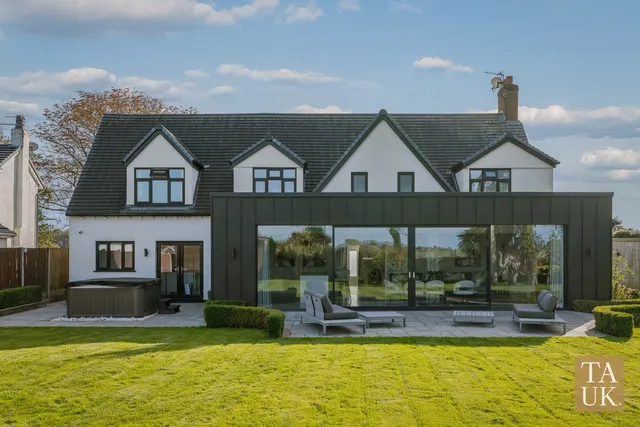 Swinside Formby Lane, Aughton L39 7HG