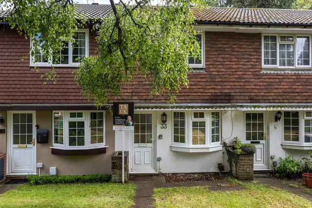 33 Walton Heath, Crawley RH10 3UE