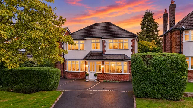 150 Moor Lane, Woodford SK7 1PJ