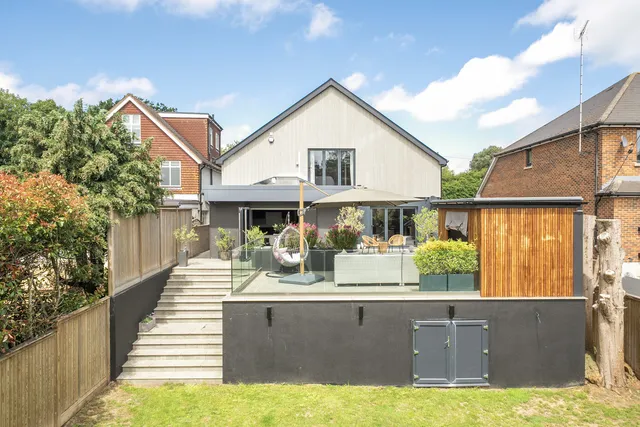 1 Tonbridge Road, Wateringbury ME18 5BS