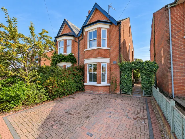 72 Upper Moorgreen Road, Cowes PO31 7LF