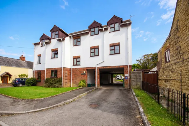 Flat 1, 1 Rowley Mews, Dursley GL11 5NT