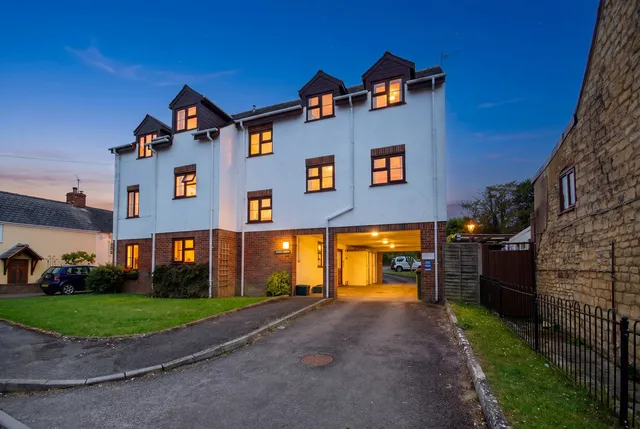 Flat 1, 1 Rowley Mews, Dursley GL11 5NT