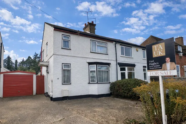 4 First Avenue, Watford WD25 9PZ