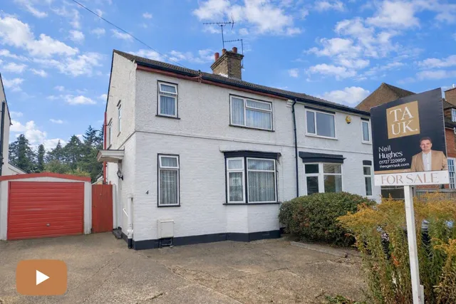 4 First Avenue, Watford WD25 9PZ