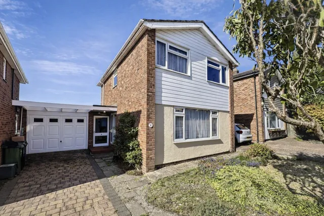4 Tennyson Road, St Albans AL2 3HY