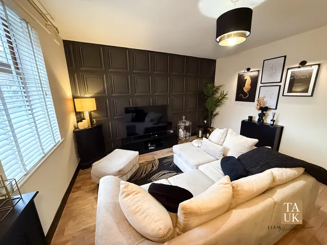 13 Williamson Lane, Manchester M43 7BD