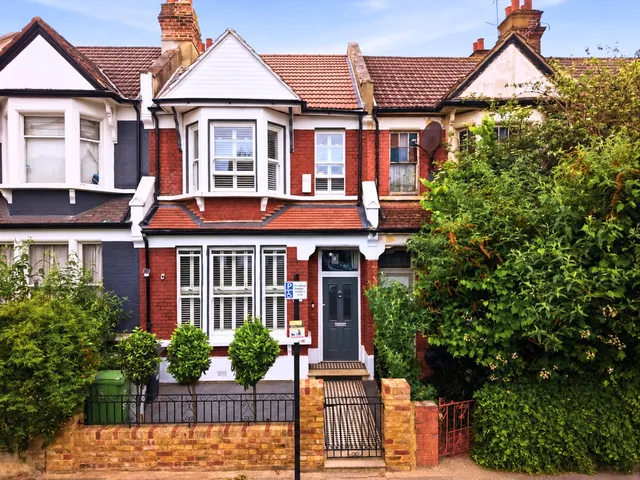 5 Waldeck Road, London N15 3EL