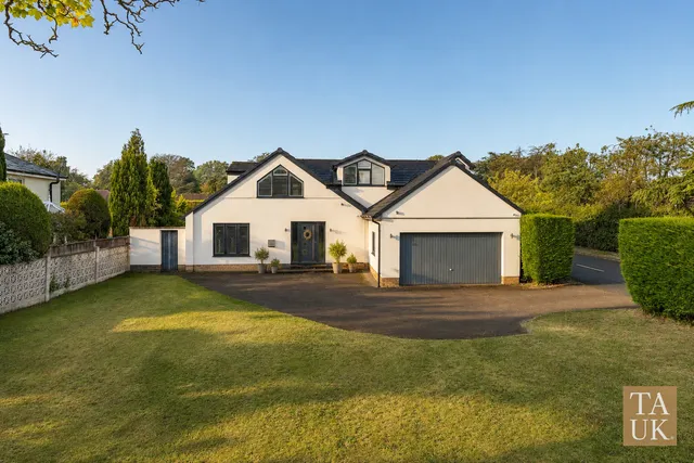 126 Prescot Road, Aughton L39 4SW