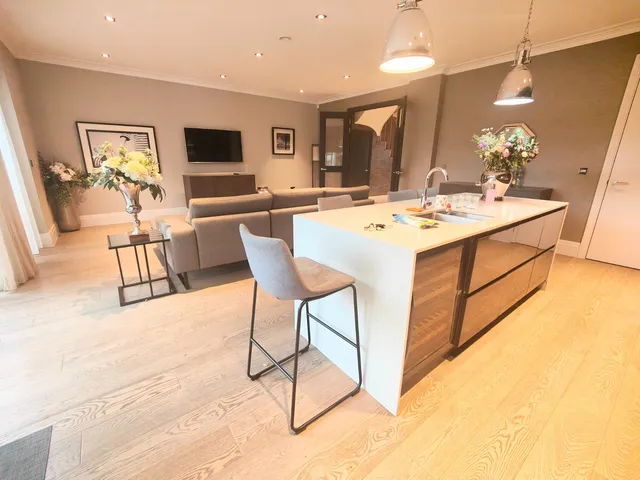 21 Egerton Drive, Isleworth TW7 7EQ
