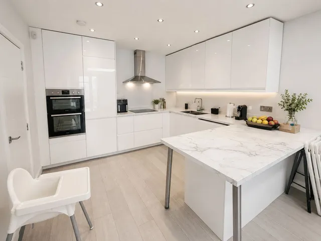 139 Park Road, London NW4 3PA