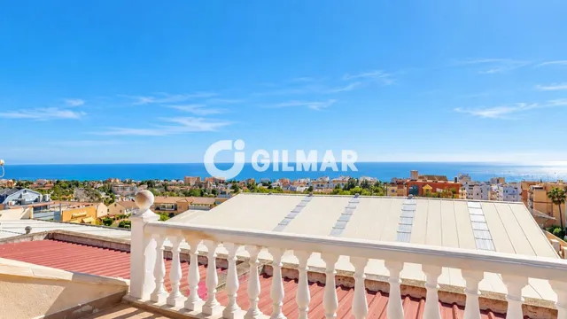 Villa in BENALMÁDENA, Málaga