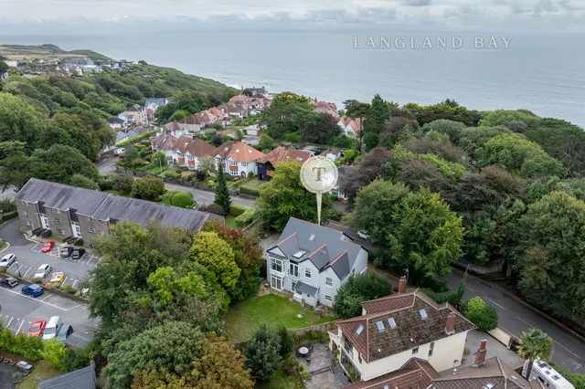 4 Southward Lane, Swansea SA3 4QE