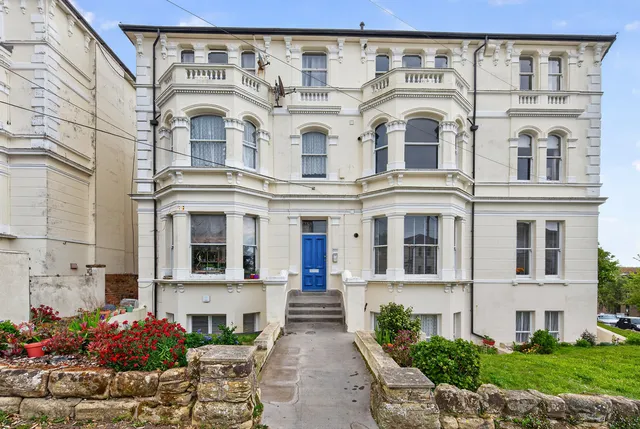 5 Furness Mount Holmesdale Gardens, Hastings TN34 1LY