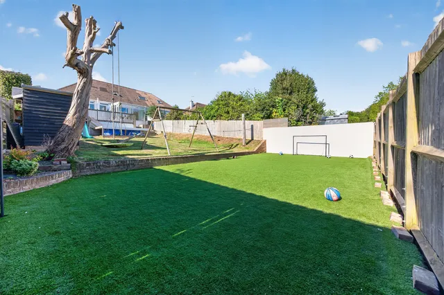 16 Collinswood Drive, St. Leonards-on-sea TN38 0NU