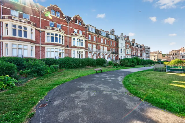 Flat 4, 6 Grosvenor Gardens, St. Leonards-on-sea TN38 0AE