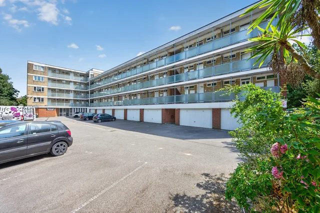 Flat 44, Quarry House Quarry Hill, St. Leonards-on-sea TN38 0HP