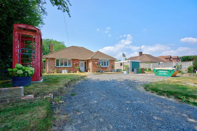 7 Parkwood Road, Hastings TN34 2RN