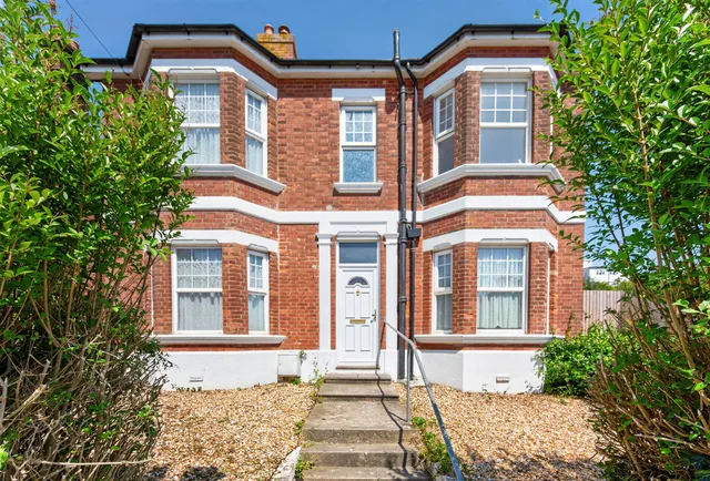 96 Victoria Avenue, Hastings TN35 5BT