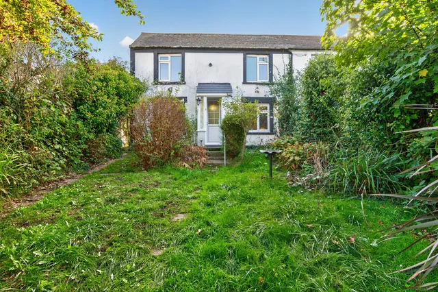 453 Old London Road, East Sussex TN35 5BH