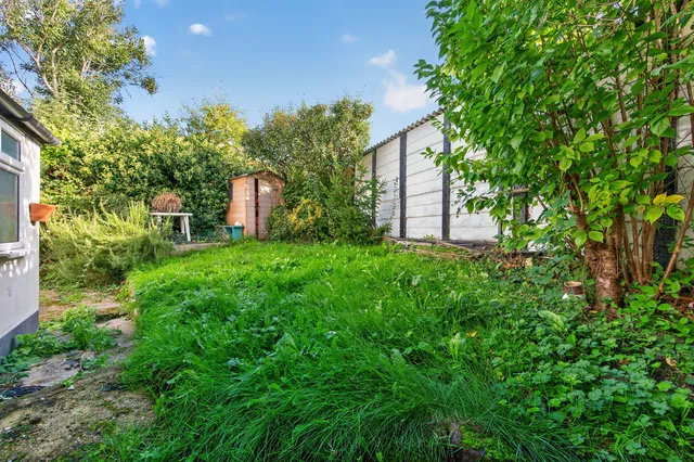 453 Old London Road, East Sussex TN35 5BH