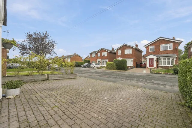 43 Mallard Crescent, Poynton SK12 1XG
