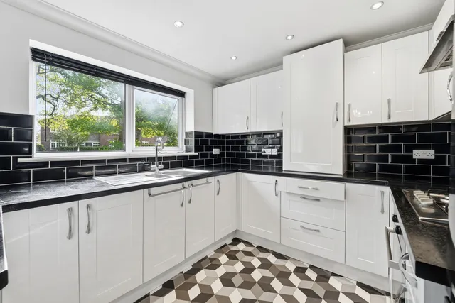 7 Middlewood Road, Poynton SK12 1SH