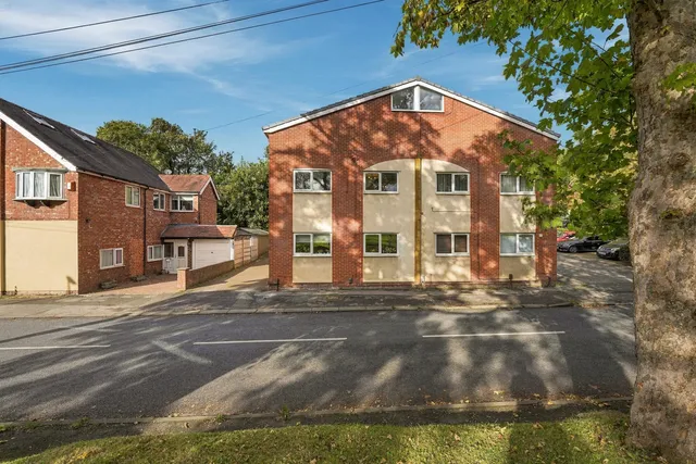 7 Middlewood Road, Poynton SK12 1SH