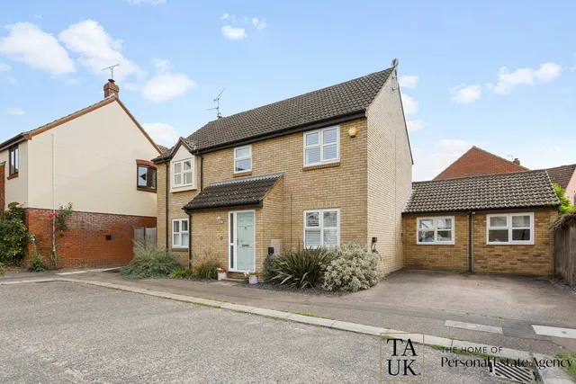 20 Dunlin Court, Colchester CO5 9LU
