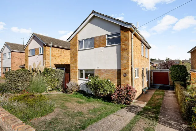 54 Upland Drive, Colchester CO4 0PZ