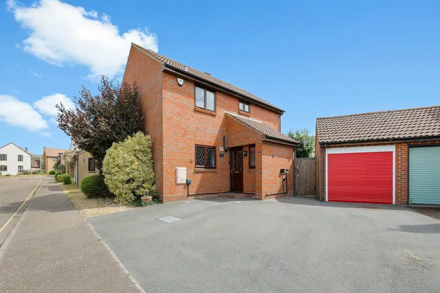 20 Watermill Road, Feering CO5 9SR