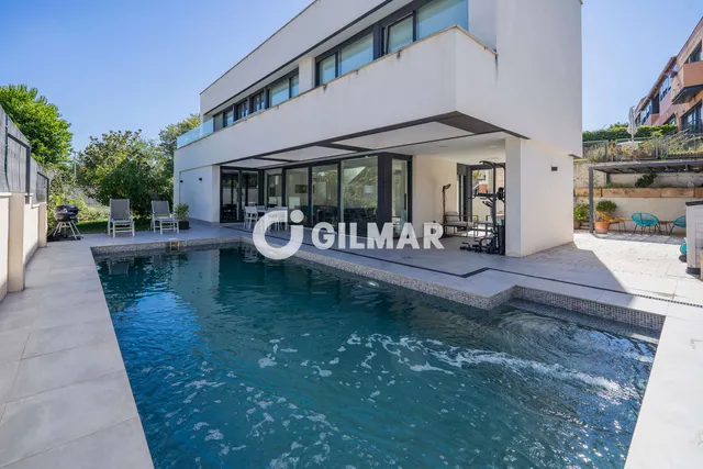 Villa in POZUELO DE ALARCÓN, Madrid