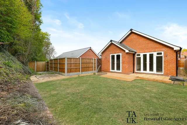 70 Cats Lane, Sudbury CO10 2SQ