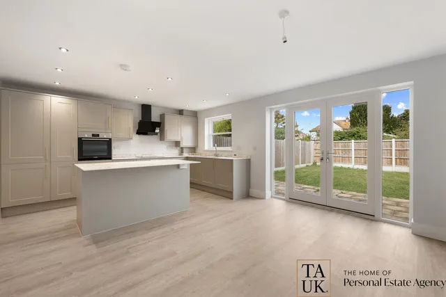 3 Connaught Mews, Clacton-on-Sea CO15 6HY