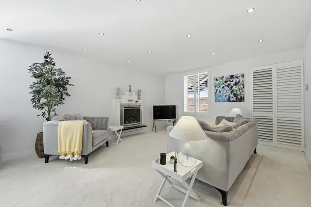 26 Bollin Grove, Macclesfield SK10 4DR