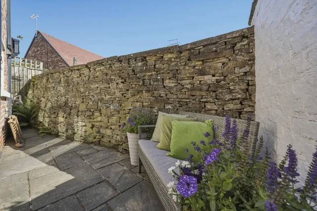 26 Bollin Grove, Macclesfield SK10 4DR