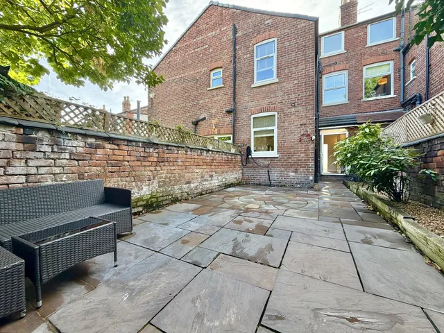 25 Bankhall Road, Stockport SK4 3JR