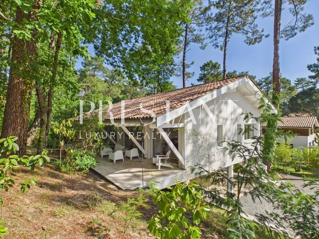 Exceptional Contemporary Villa in Biscarrosse Lac