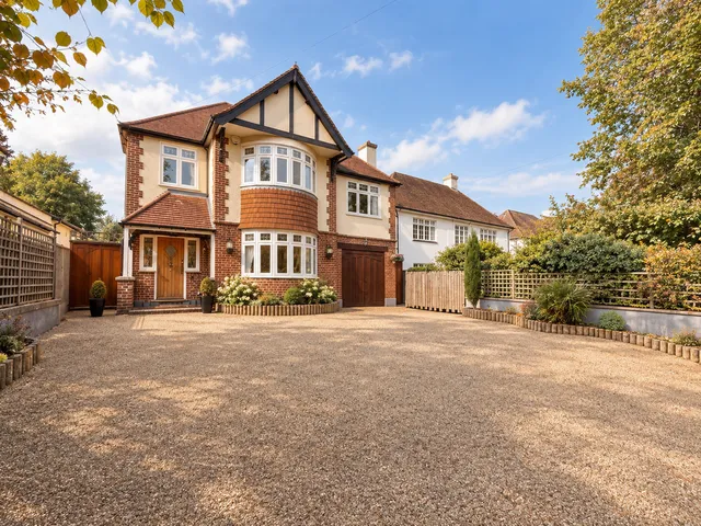 48 Baston Road, Hayes BR2 7BE