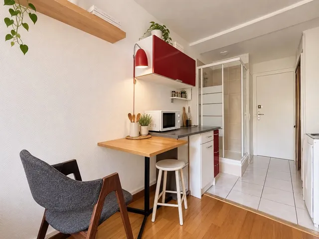 GARCHES - Service room 12 m² - top floor - beautiful condominium near amenities