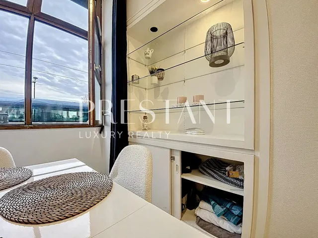 Investor opportunity – Rare short-term rental investment in the heart of the Chartrons district.