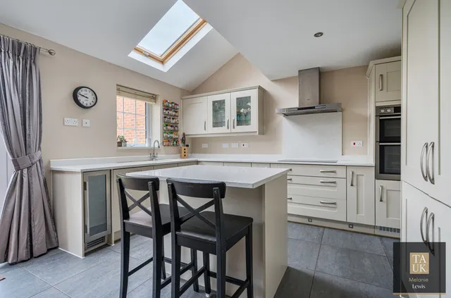 35 Barley Fields, Bristol, United Kingdom BS35 1AJ