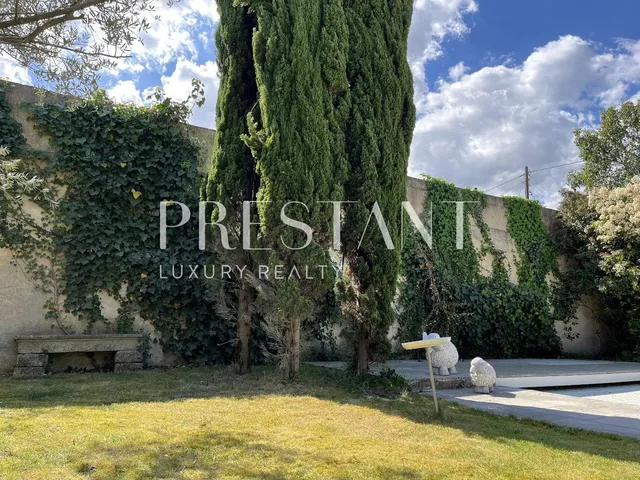 Detached stone mansion – ELEGANCE, TRANQUILITY AND BUCOLIC GARDEN - PARKING - BORDEAUX NANSOUTY