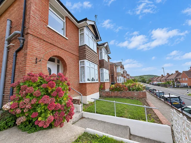 89 Whitepit Lane, Newport PO30 1NF