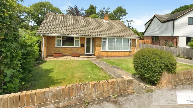 31 The Crescent, Canterbury CT2 7AQ