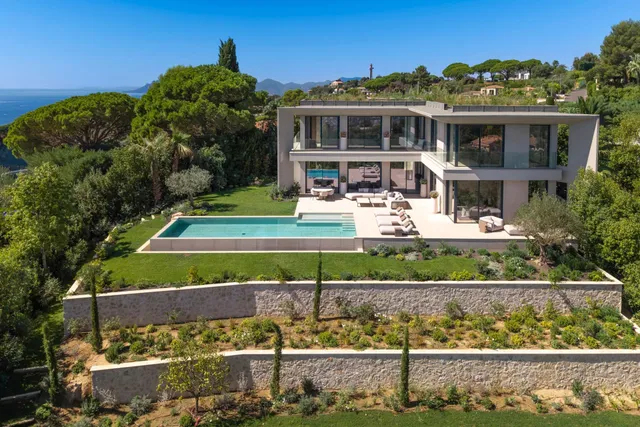 Super Cannes – Newly Built Contemporary Villa with Panoramic Sea Views