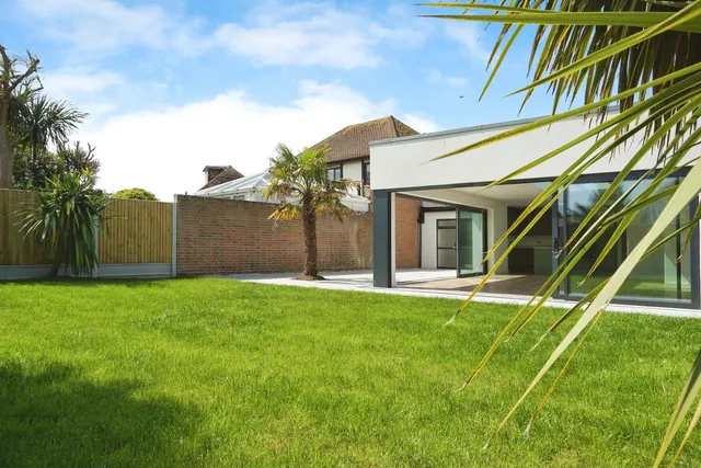 33 Dalmeny Avenue, Margate CT9 3NJ